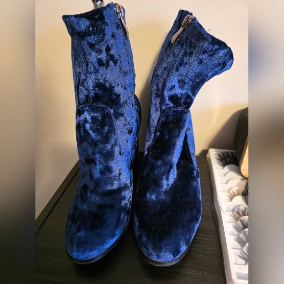 Steve Madden Velvet Ankle Boots - Picture 3 of 5